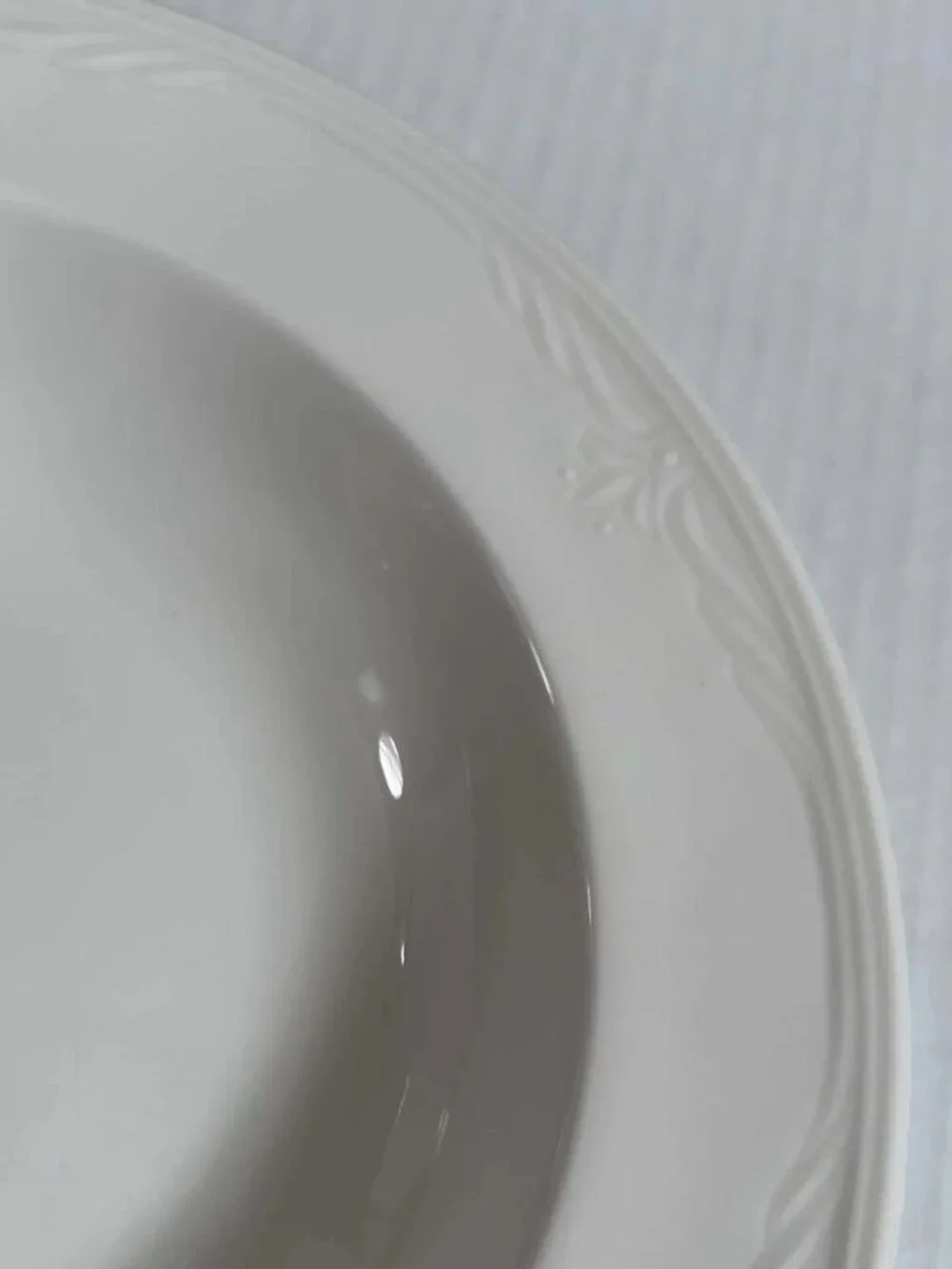 Royal Doulton ALLEGRO White Porcelain Embossed Scrolls Hotel Ware * Set of 4